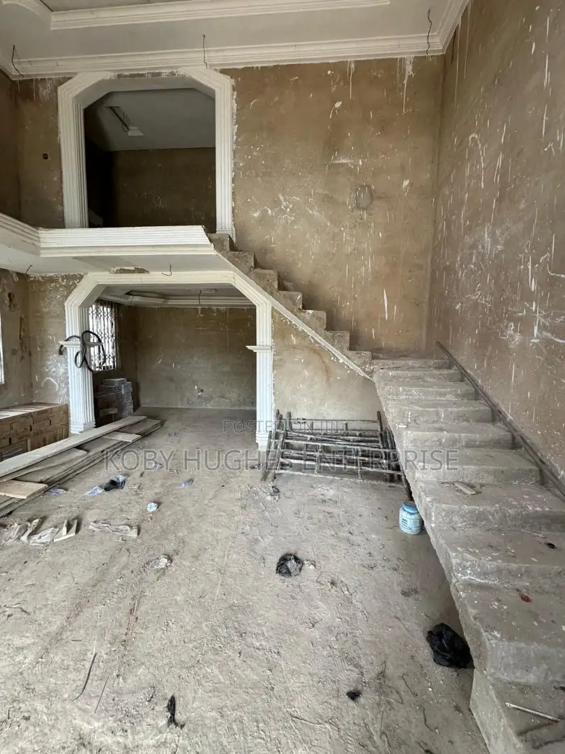 5bdrm House in Adenta for sale