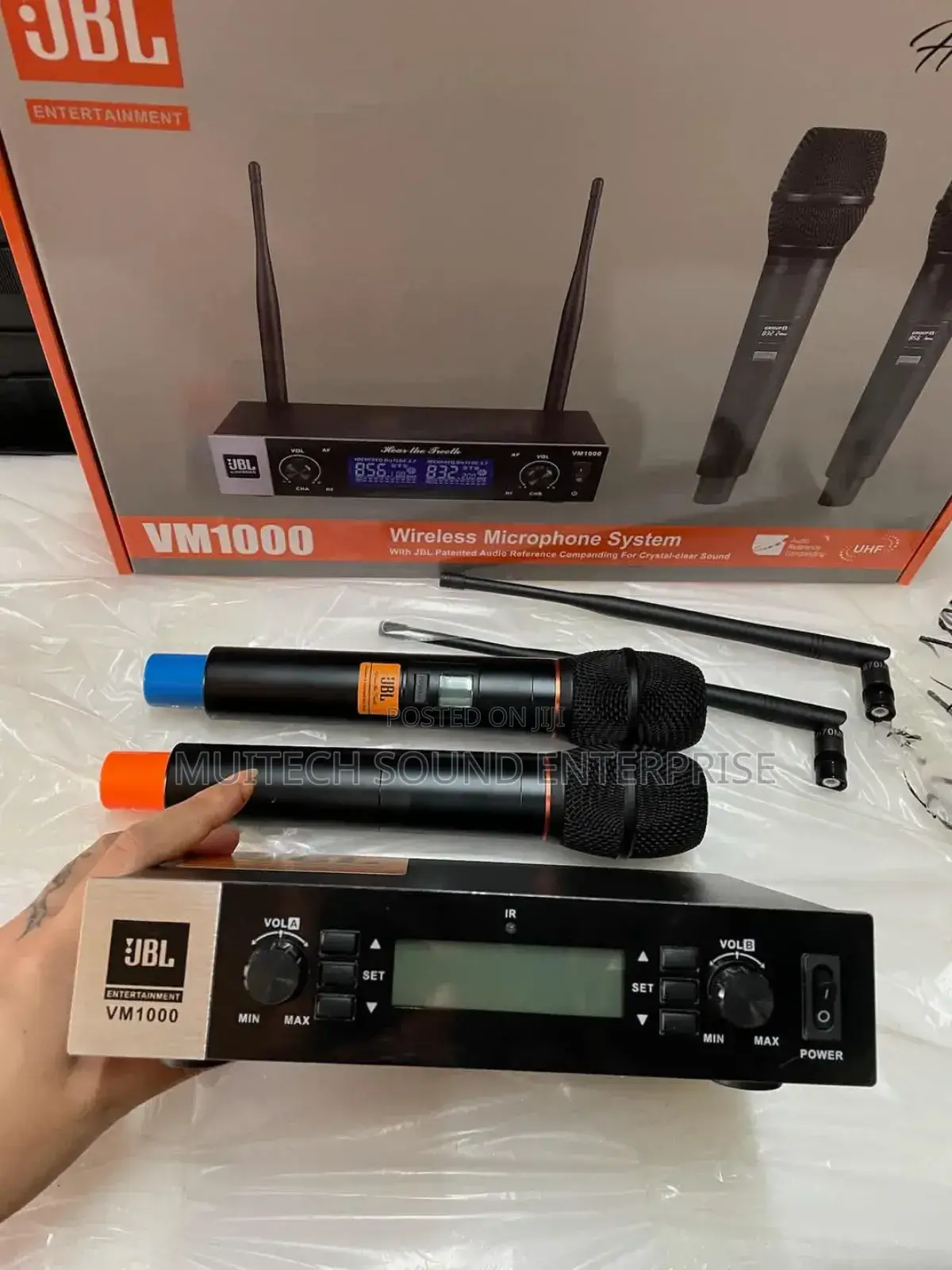 JBL Wireless Microphone (Vm1000?