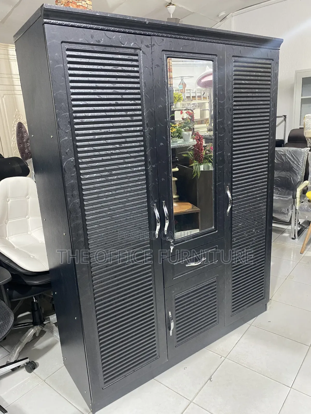 Quality Black Wardrobe (3 Doors)
