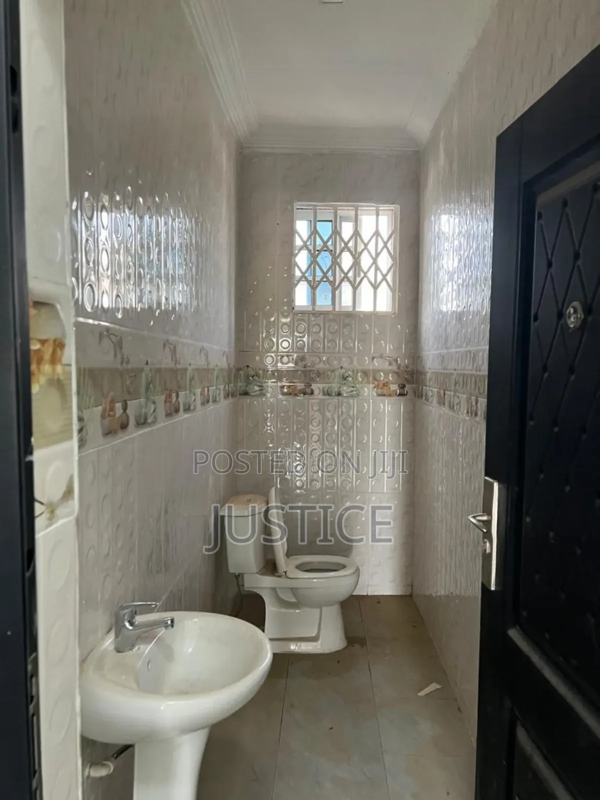5bdrm House in Acp Pokuase for rent