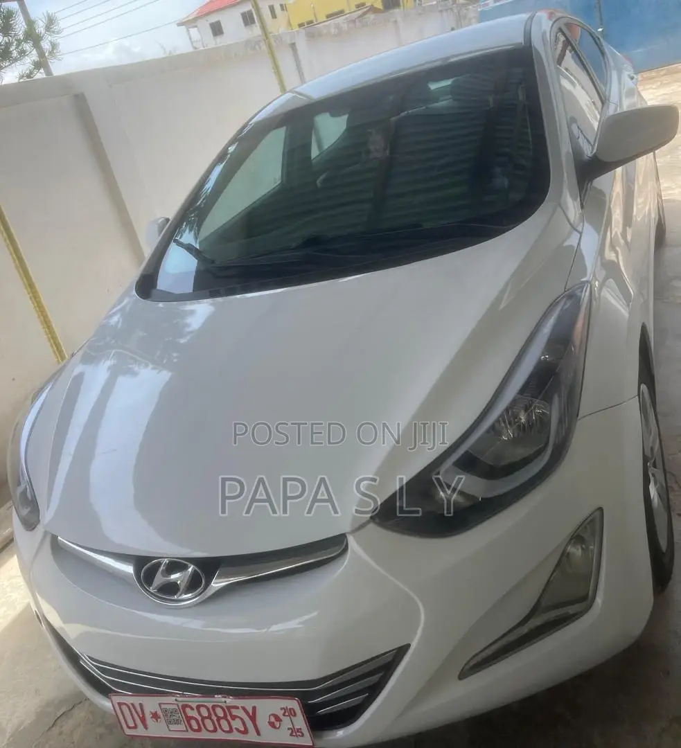 Hyundai Elantra SE Sedan FWD (1.8L 4cyl 6M) 2016 White