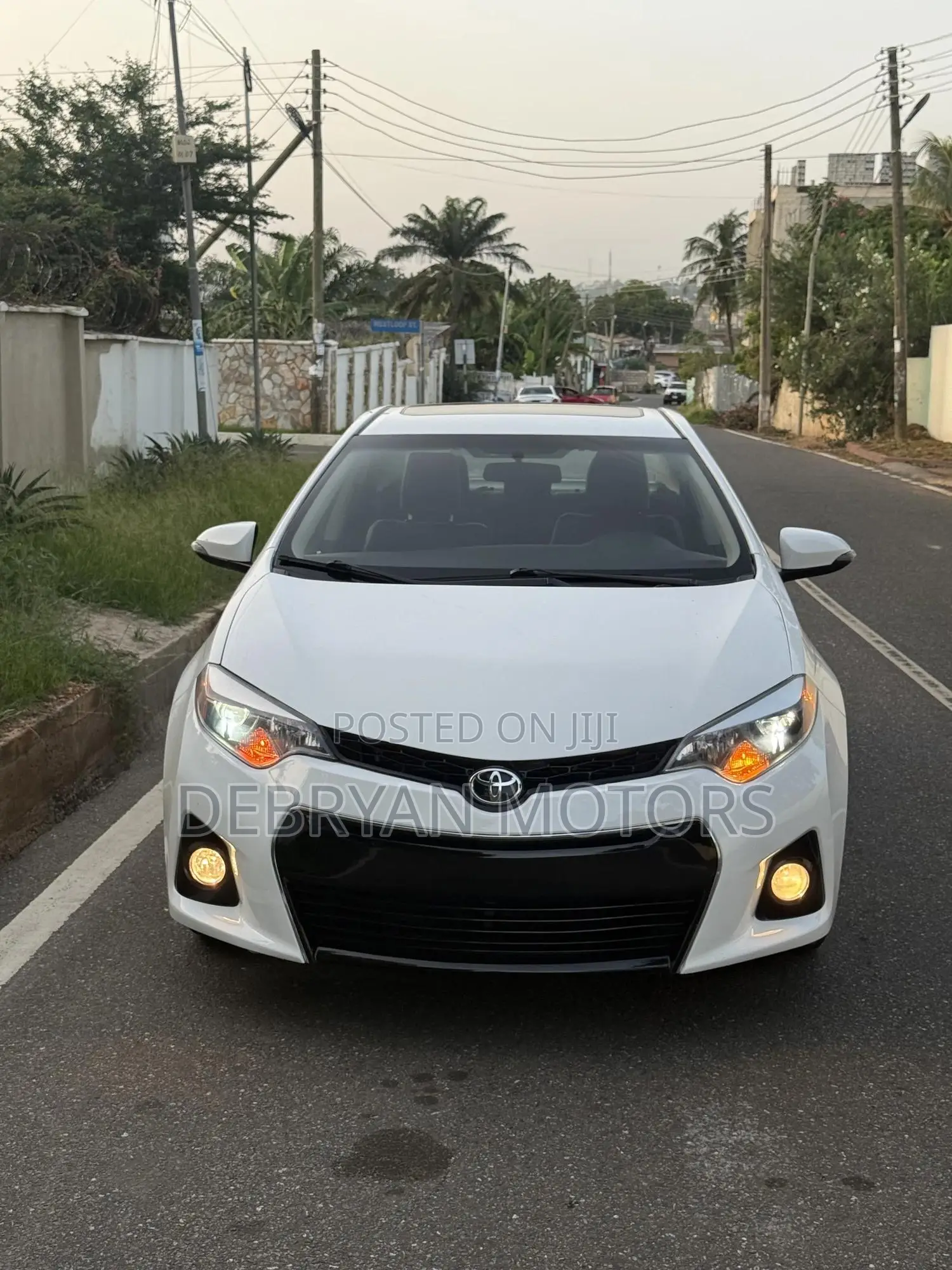 Toyota Corolla S w/Special Edition Pkg (1.8L 4cyl CVT) 2016 White