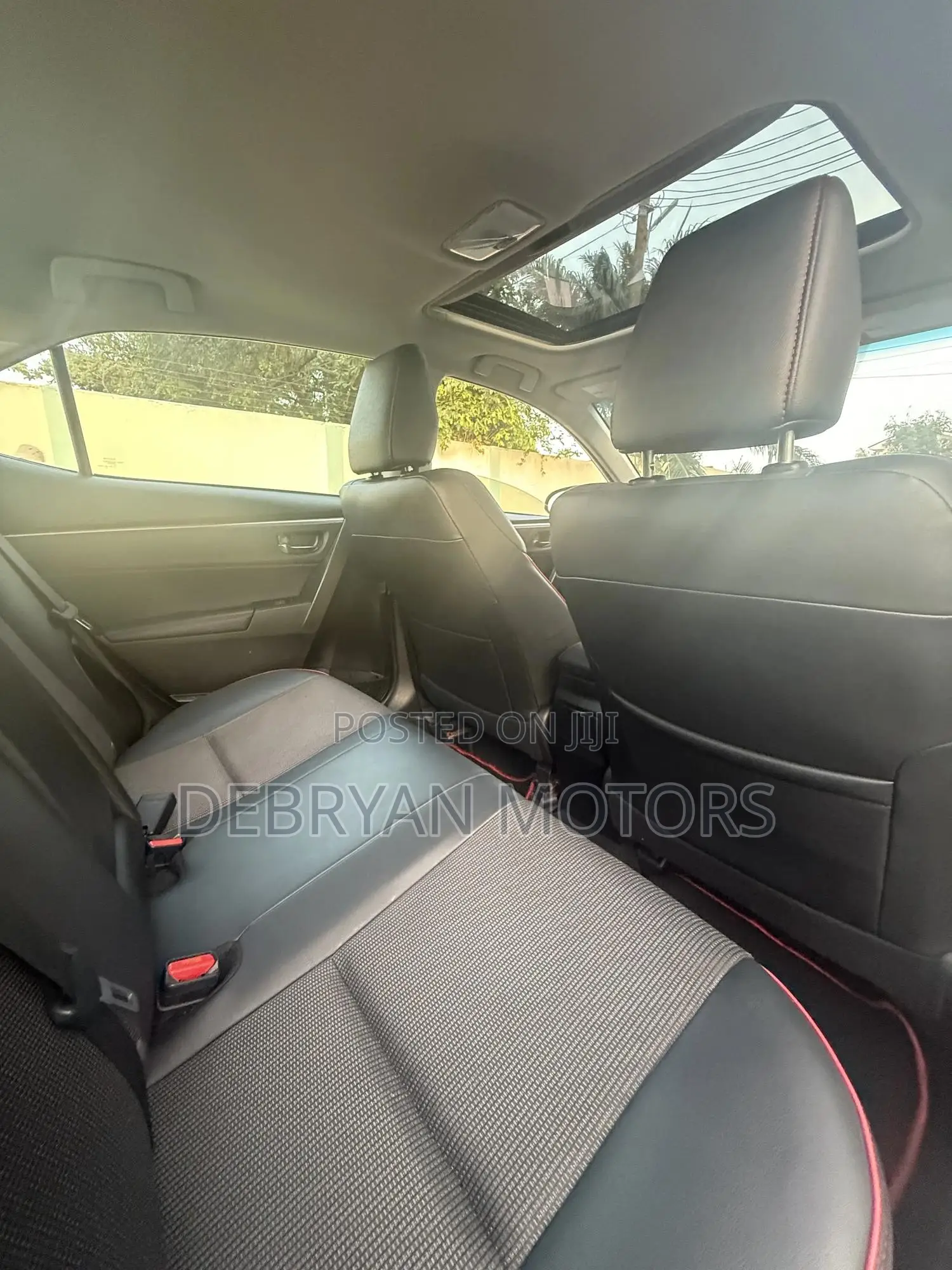 Toyota Corolla S w/Special Edition Pkg (1.8L 4cyl CVT) 2016 White