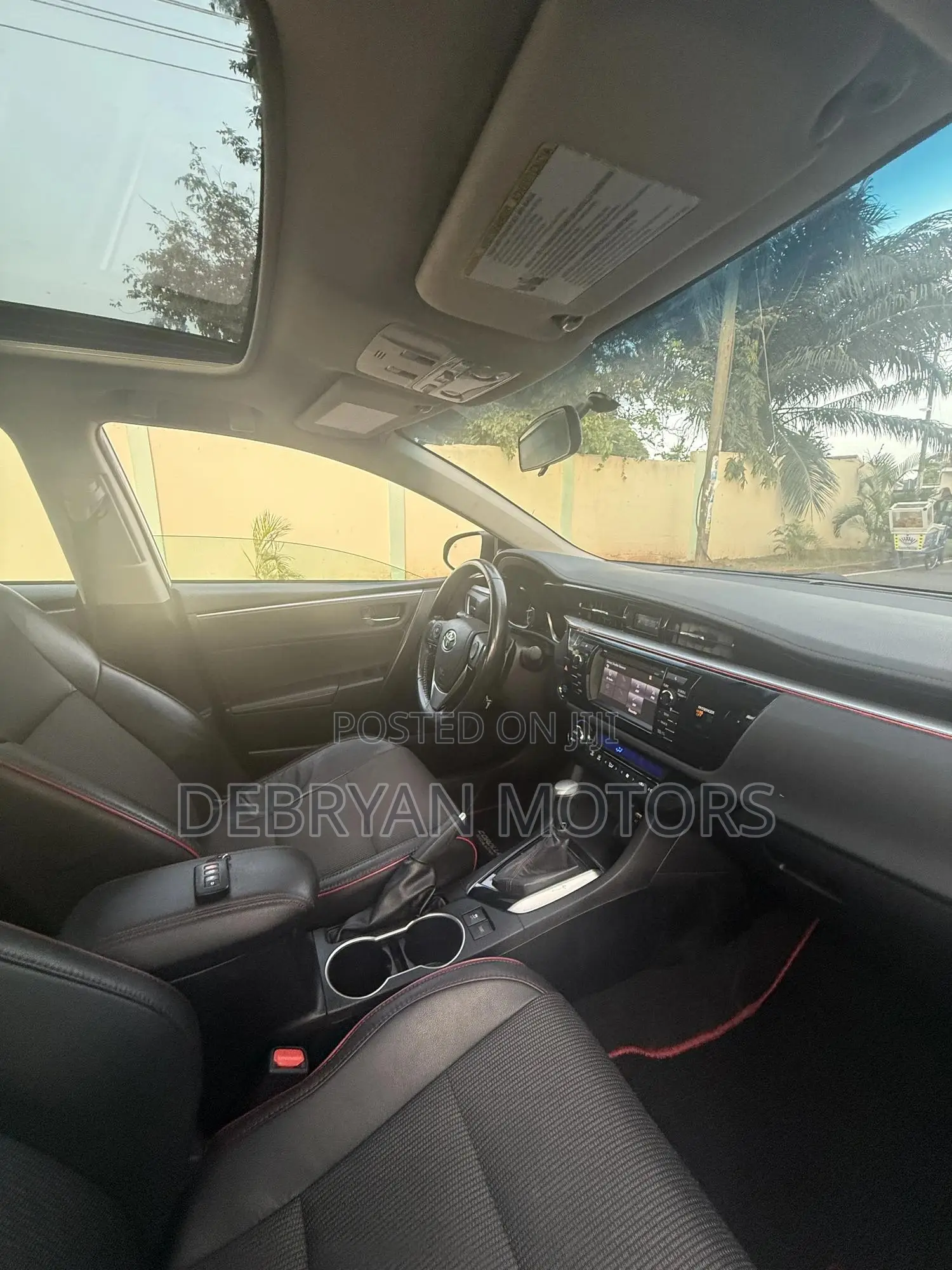 Toyota Corolla S w/Special Edition Pkg (1.8L 4cyl CVT) 2016 White
