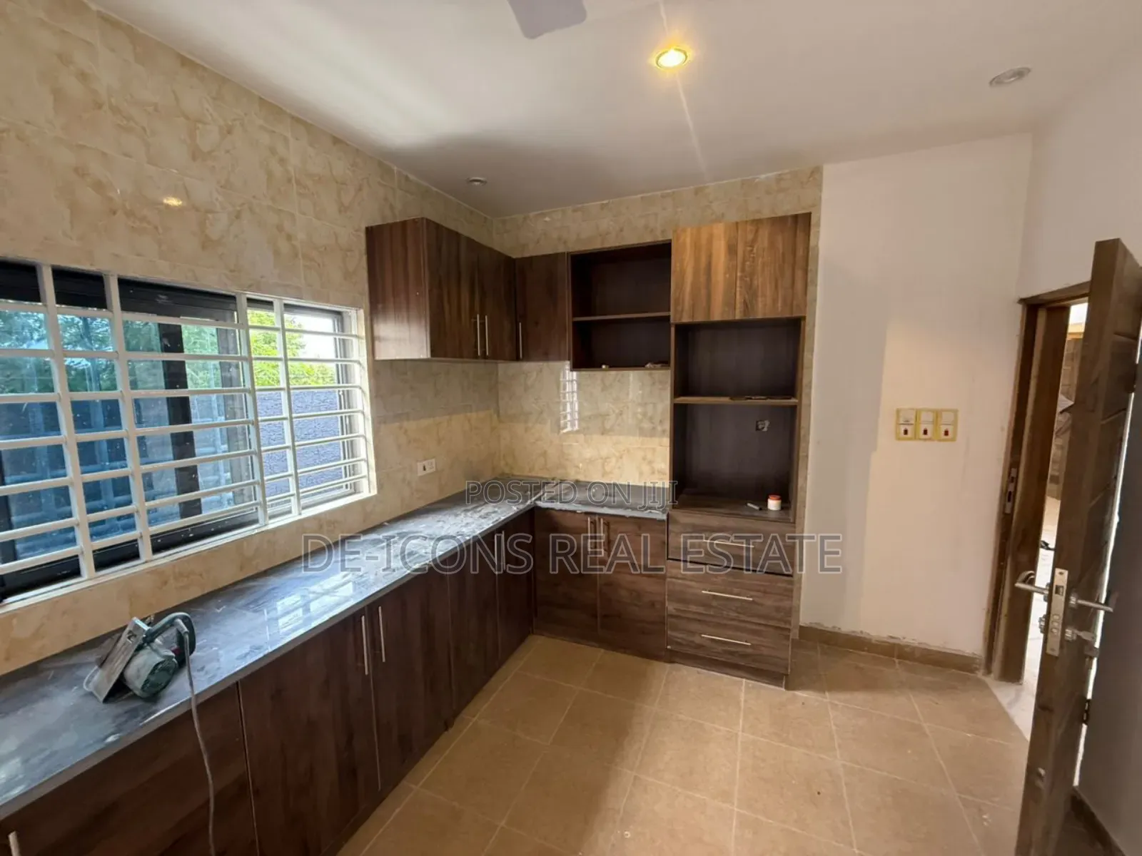 3bdrm Bungalow in De-Icons Real Estate, Ablekuma for sale