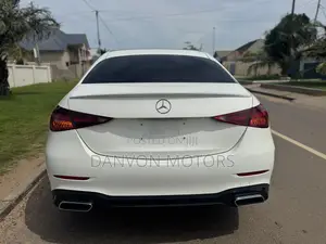 Mercedes-Benz C300 2024 White