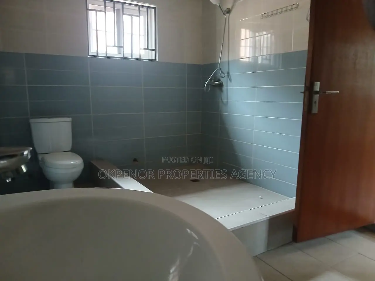 4bdrm House in Achimota, Accra Metropolitan for sale