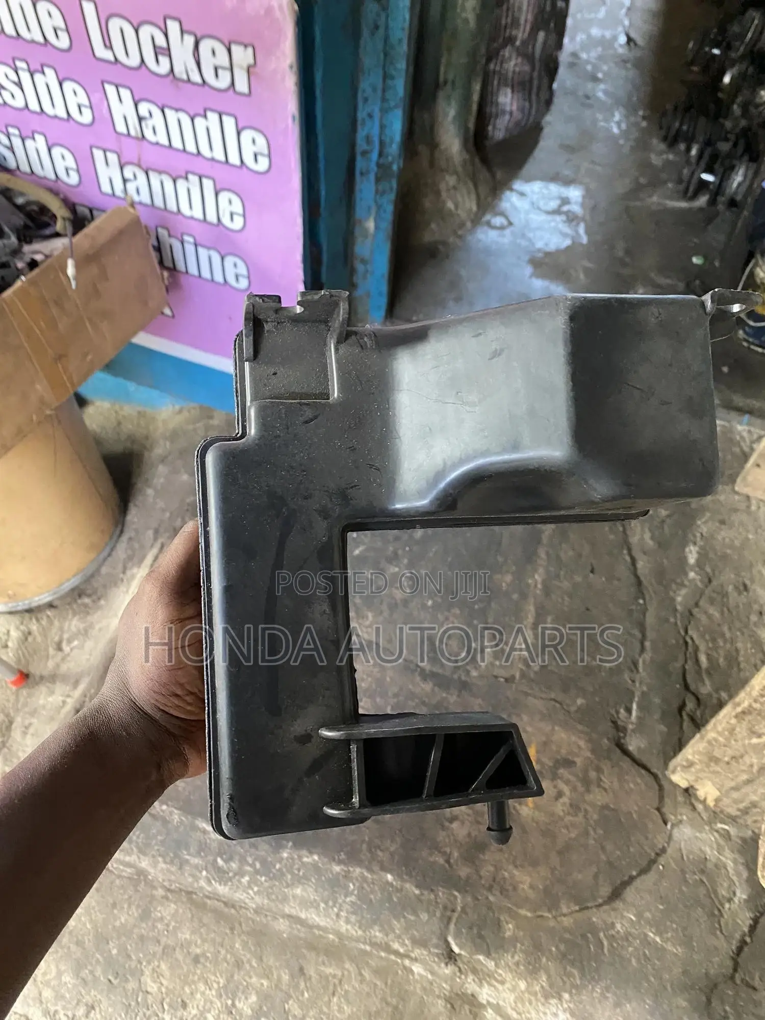 Civic 2016 to 2018 Resonator Chamber/Bottle in Bumper .