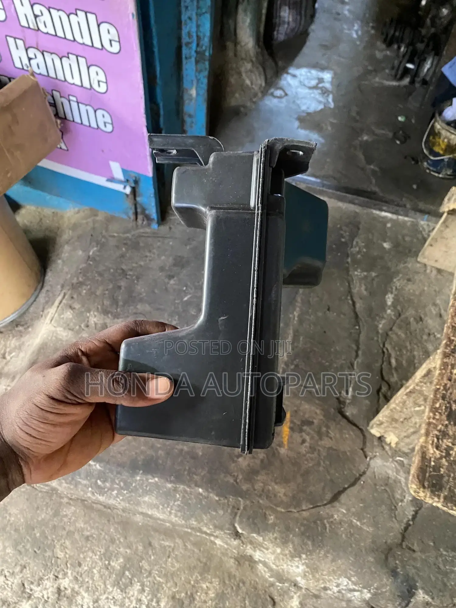 Civic 2016 to 2018 Resonator Chamber/Bottle in Bumper .