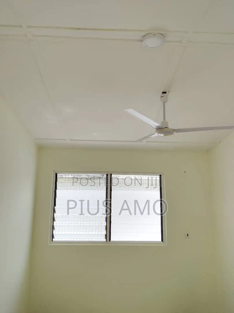 4bdrm House in Teshie Estate for rent