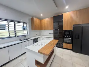 5bdrm House in East Legon for sale