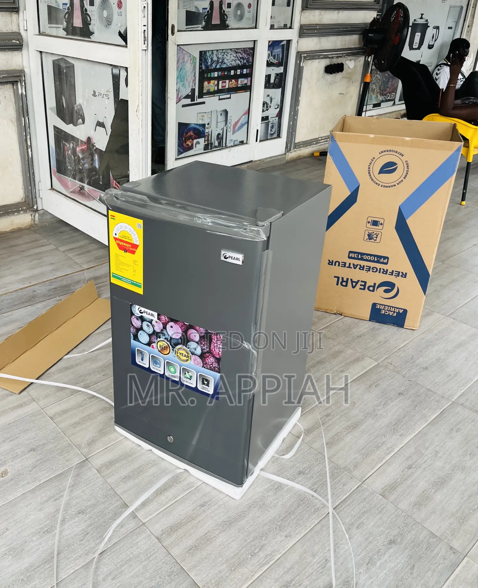 Convenient Pearl 1 Door Table Top Refrigerator(Gray).