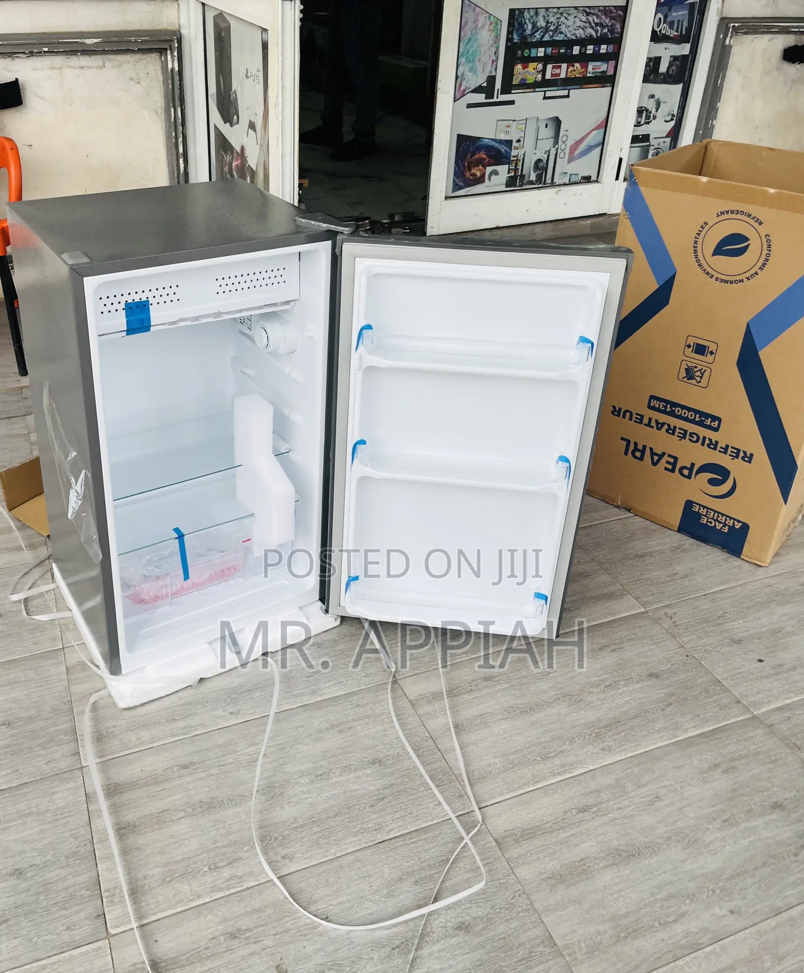 Newly Made Pearl Single Door Table Top Fridge(93ltr).