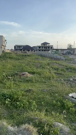 2 Plots of Titled Land in a Prime Roadside