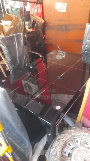 Dining Tabe With 4 Chairs
