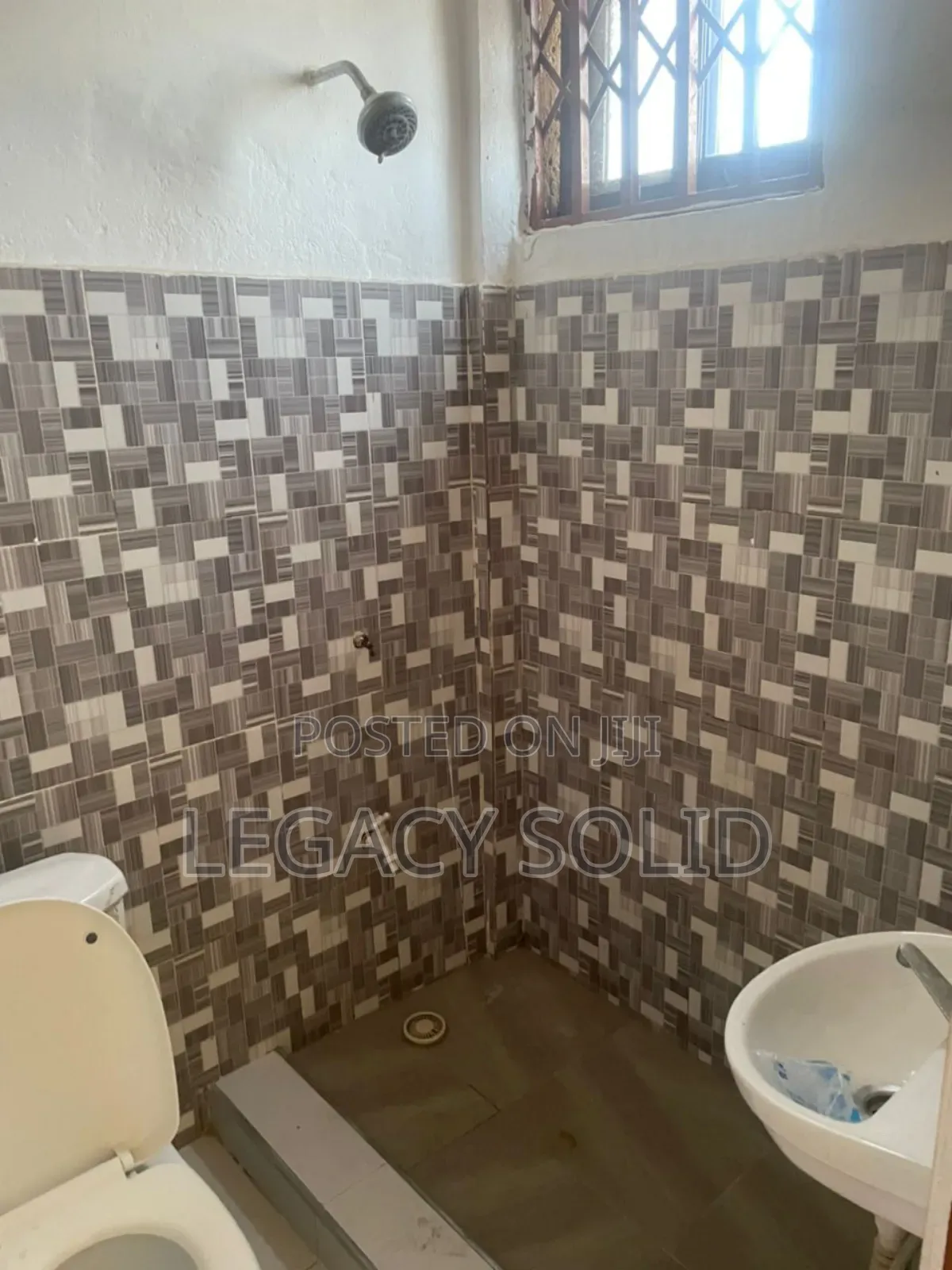 1bdrm Apartment in 𝙻𝚎𝚐𝚊𝚌𝚢 𝚜𝚘𝚕𝚒𝚍 𝚛𝚎𝚊𝚕, Teshie for rent