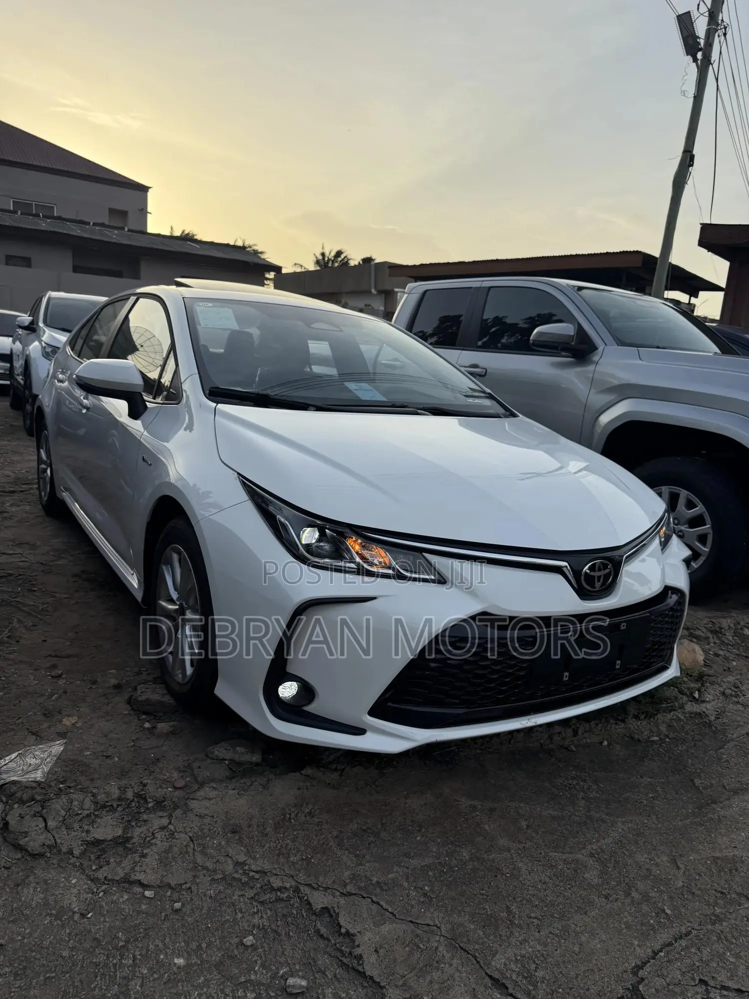 New Toyota Corolla SE CVT 2024 White