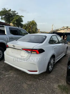 New Toyota Corolla SE CVT 2024 White
