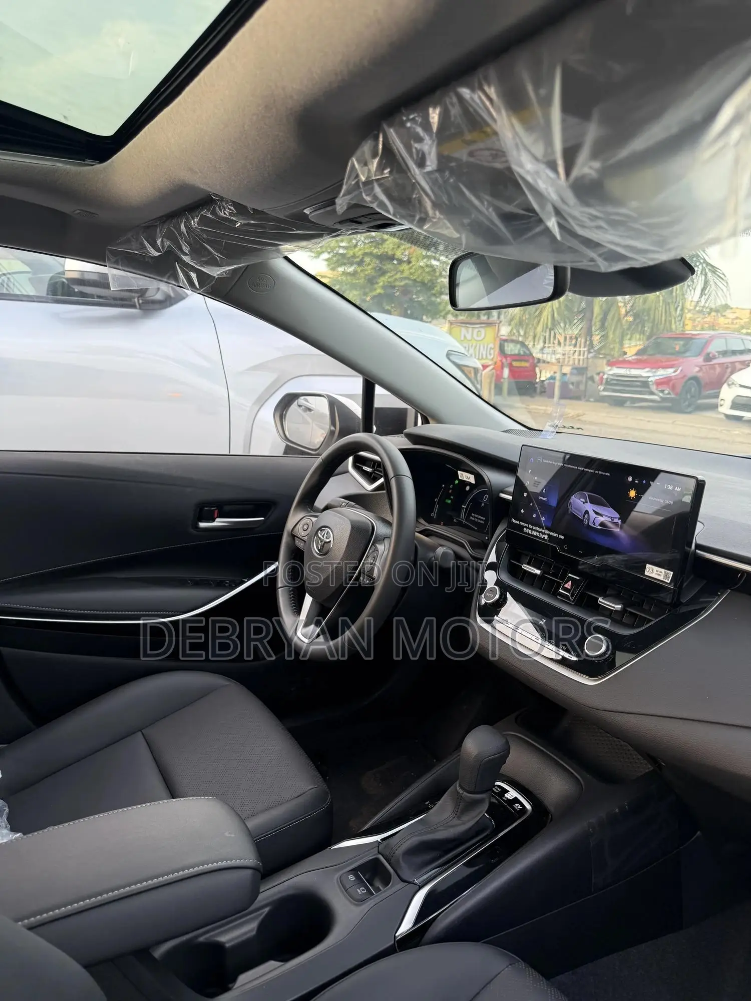 New Toyota Corolla SE CVT 2024 White