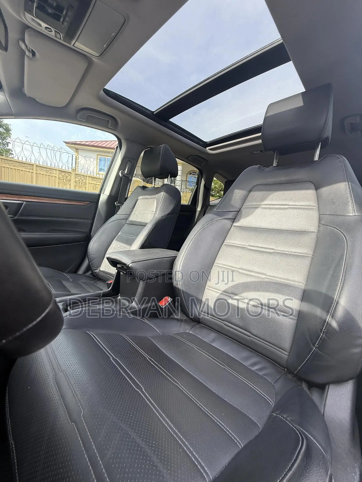 Honda CR-V Touring 4dr SUV AWD (1.5L 4cyl CVT) 2017 Black