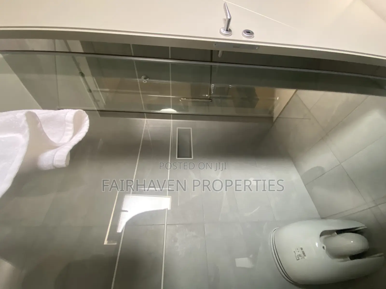 Furnished 4bdrm Apartment in East Airport for sale