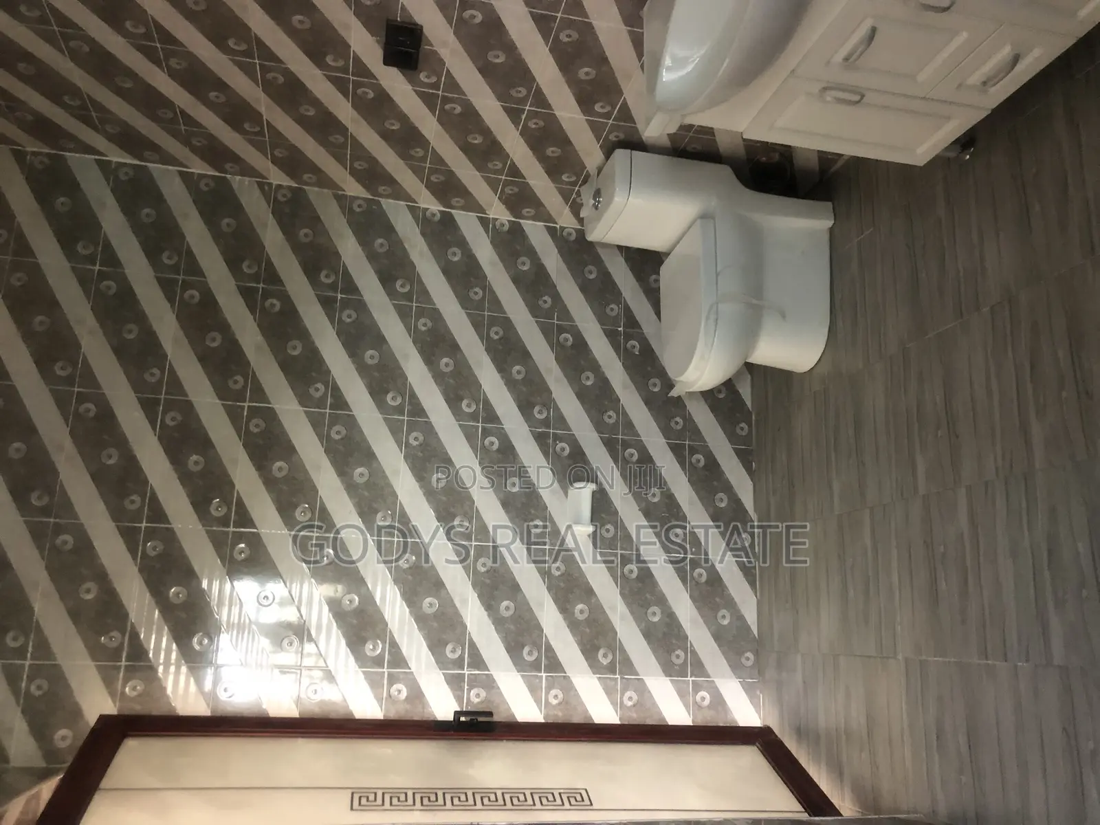 4bdrm Duplex in Tuba, Ga South Municipal for sale