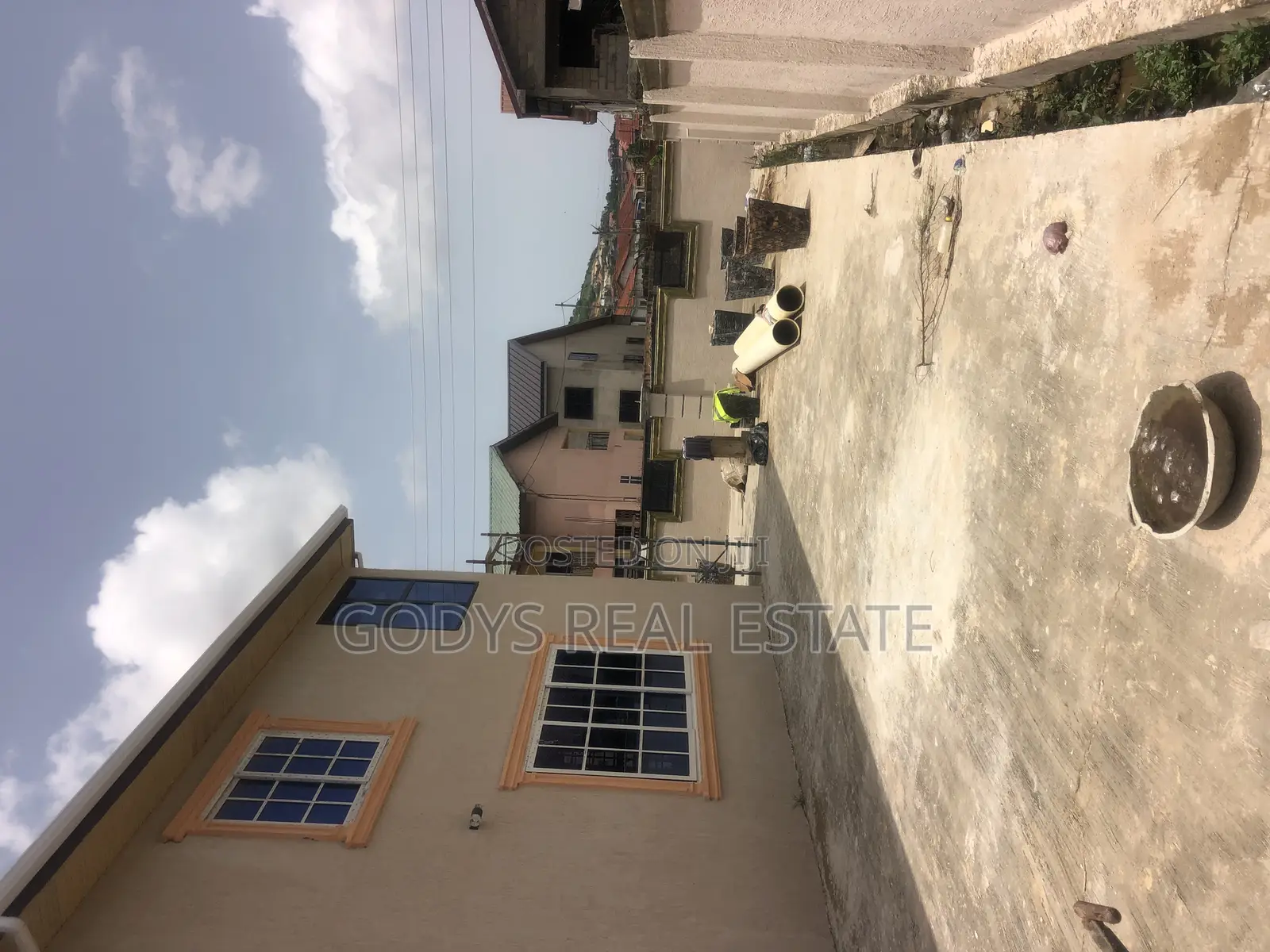 4bdrm Duplex in Tuba, Ga South Municipal for sale