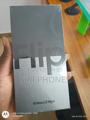 New Samsung Galaxy Z Flip4 128 GB Black