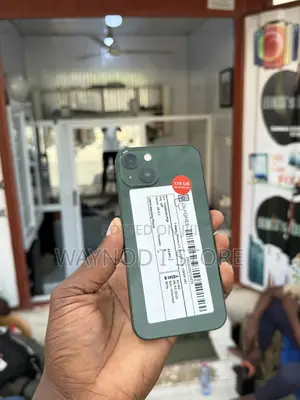 Apple iPhone 13 128 GB Green