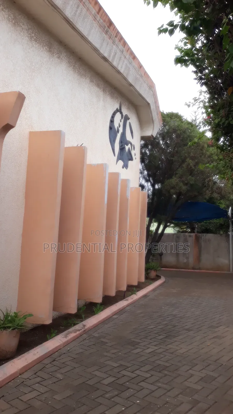 5bdrm House in North Kaneshie for sale