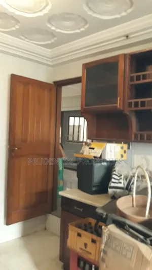 5bdrm House in North Kaneshie for sale