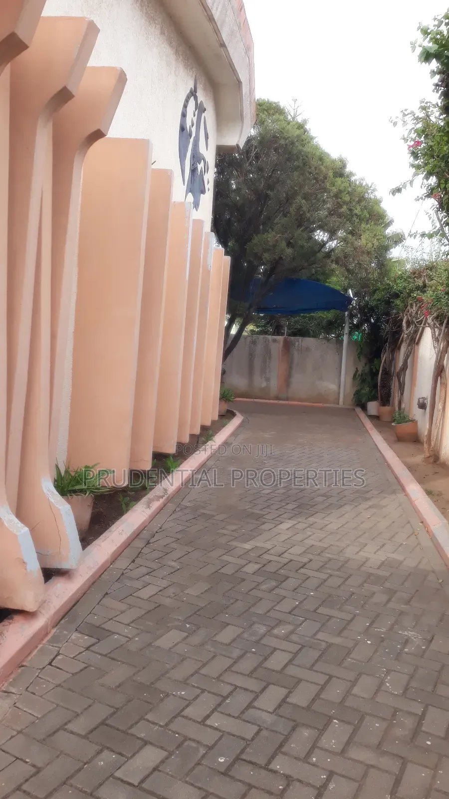 5bdrm House in North Kaneshie for sale