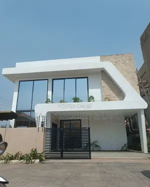 3bdrm House in Achimota, Mile 7 for sale
