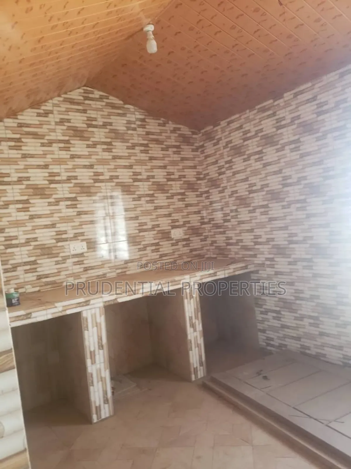 4bdrm House in North Kaneshie for sale
