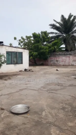 3bdrm House in Awudome Estate for sale