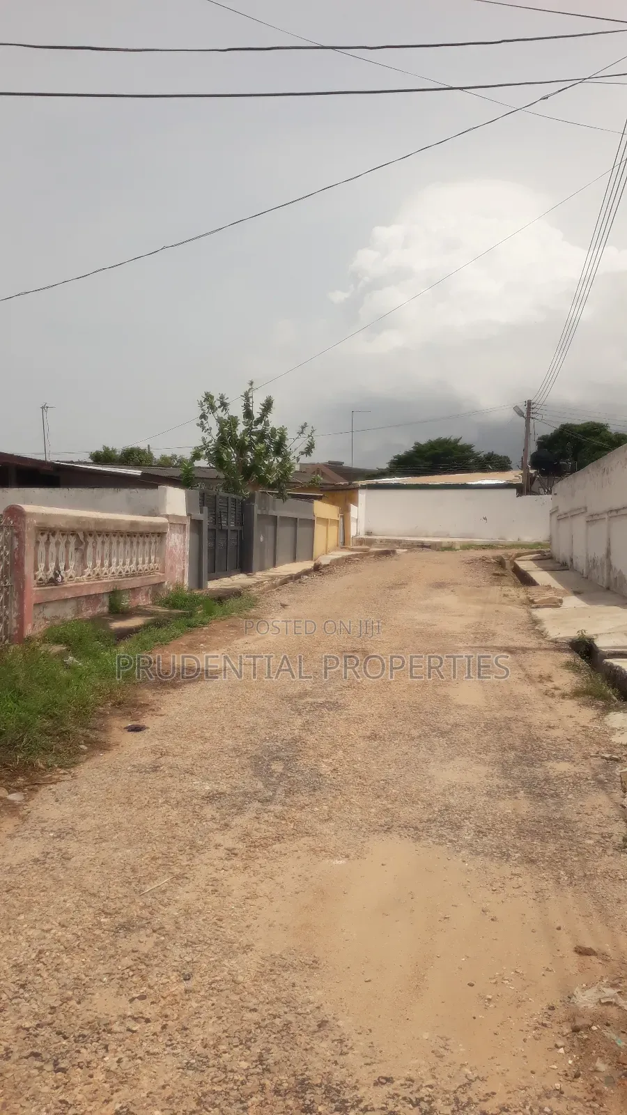3bdrm House in Awudome Estate for sale