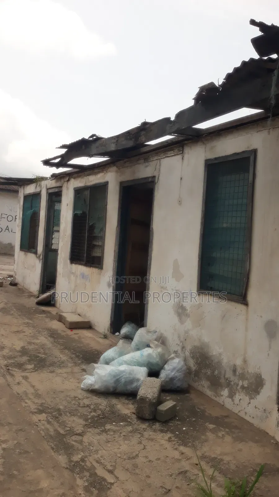 3bdrm House in Awudome Estate for sale