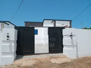 3bdrm House in Kakraba Adade Road, Ga South Municipal for sale