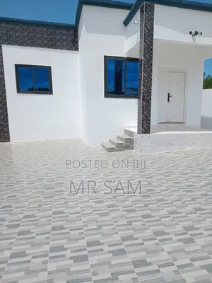 3bdrm House in Kakraba Adade Road, Ga South Municipal for sale