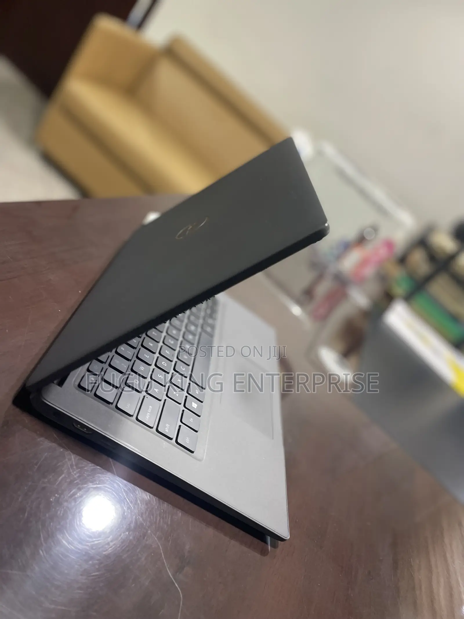 Laptop Dell Latitude 3510 16GB Intel Core I7 SSD 512GB