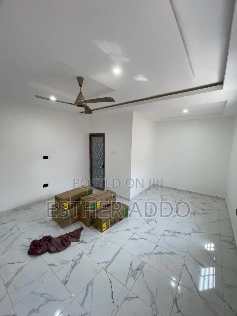3bdrm Apartment in Ashaley Botwe for rent