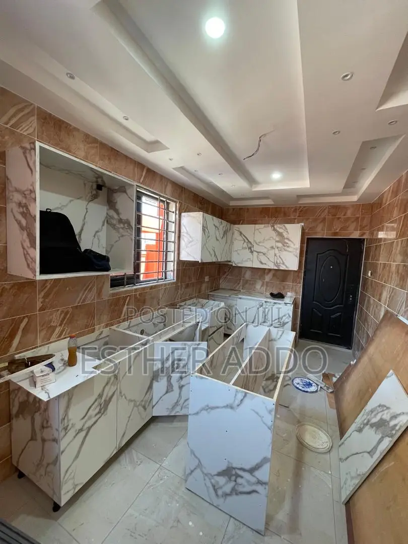 3bdrm Apartment in Ashaley Botwe for rent