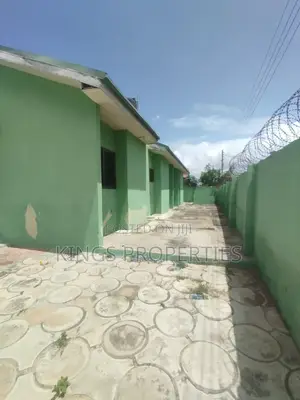 5bdrm House in Tuba, Toll Booth for rent