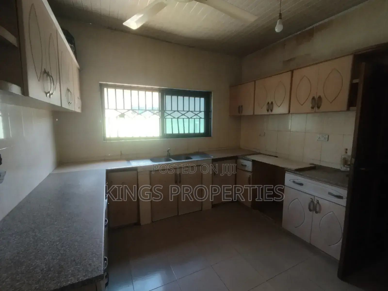 5bdrm House in Tuba, Toll Booth for rent