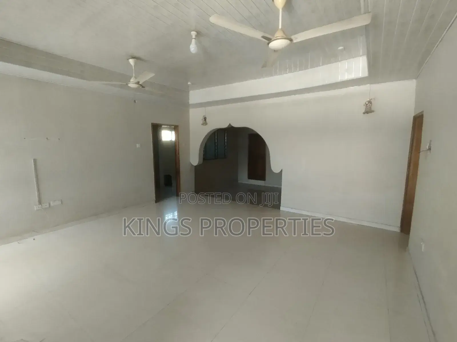 5bdrm House in Tuba, Toll Booth for rent