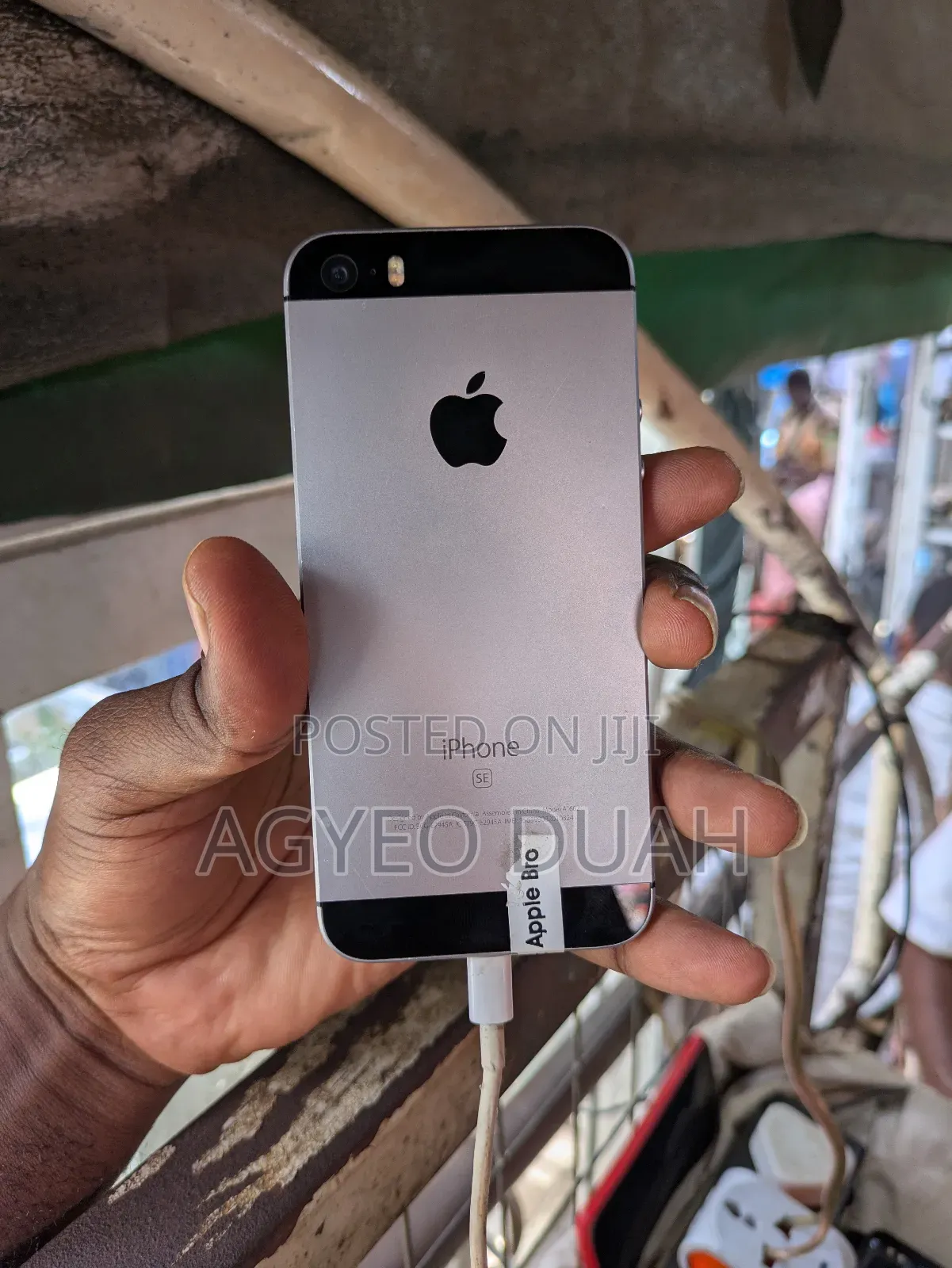 Apple iPhone SE 64 GB Silver