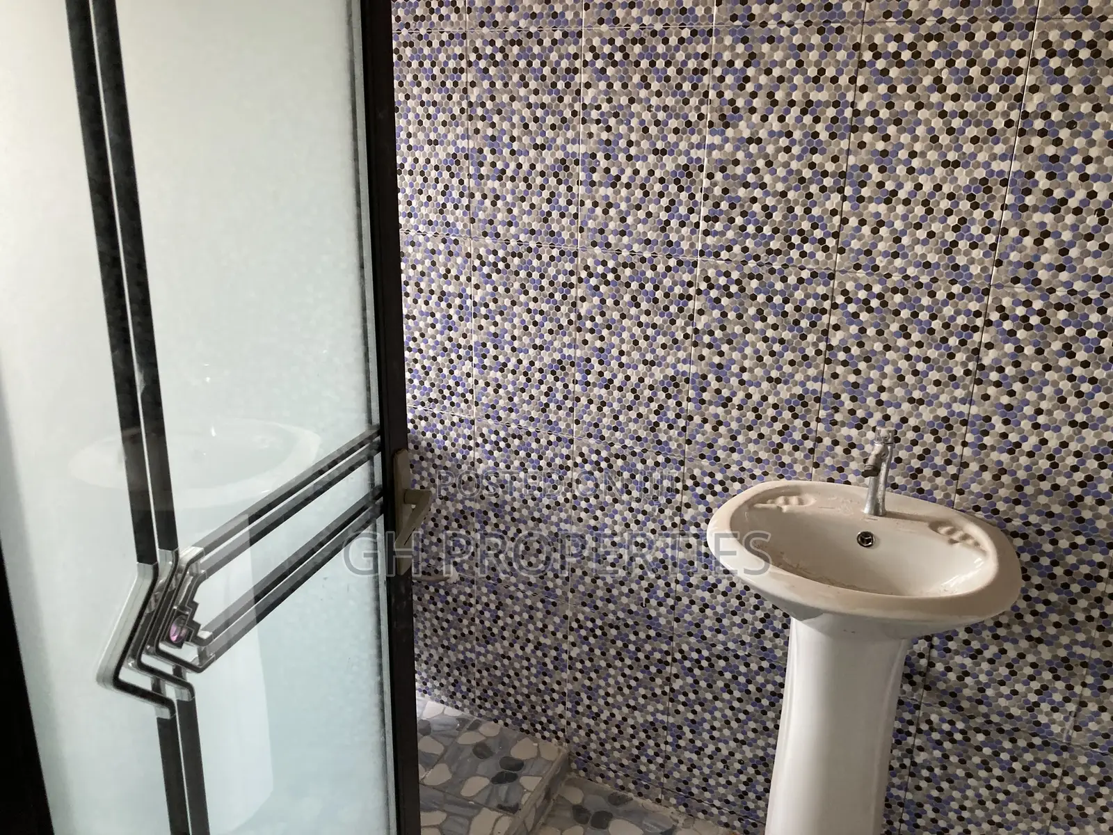 3bdrm Apartment in Sokoban Wood Village, Kumasi Metropolitan for rent