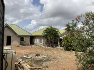 4bdrm House in Sokoban Wood Village, Kumasi Metropolitan for sale