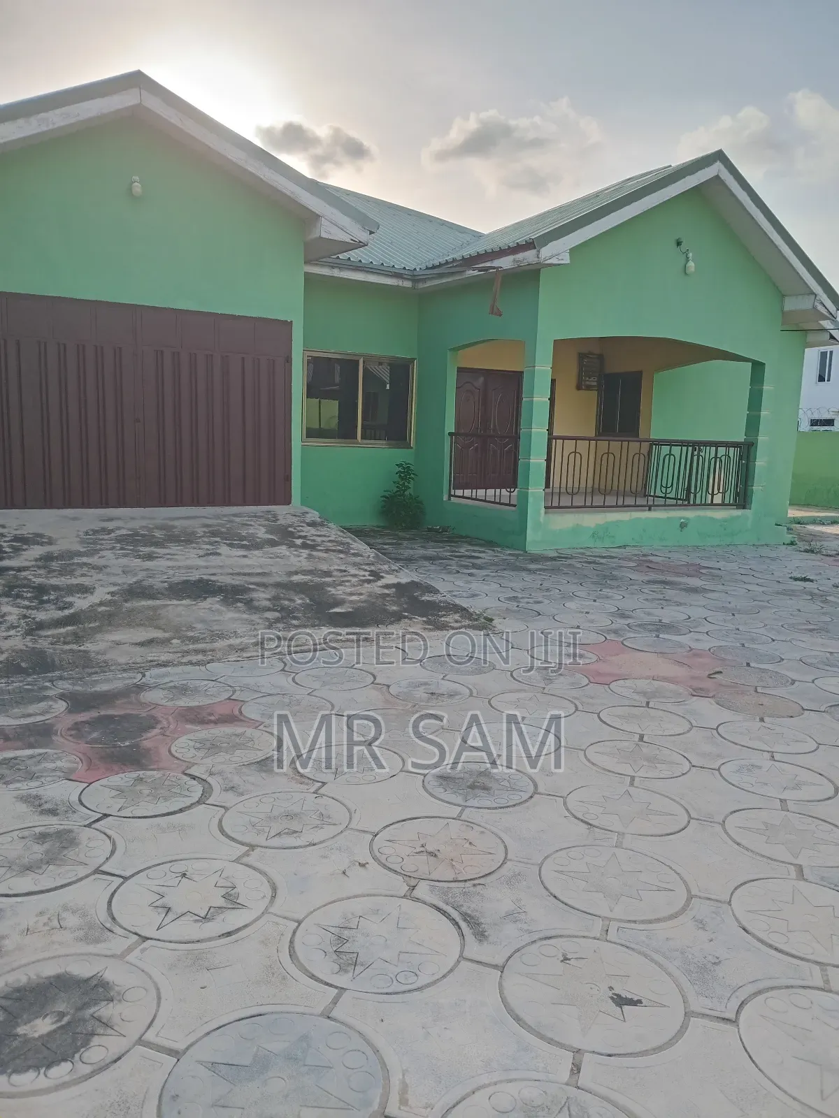 5bdrm House in Tuba Road, Ga South Municipal for rent