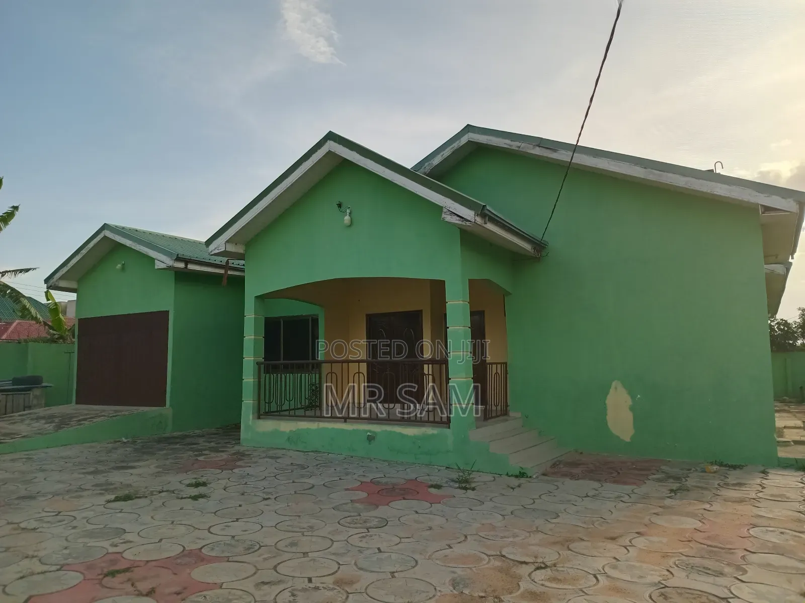 5bdrm House in Tuba Road, Ga South Municipal for rent